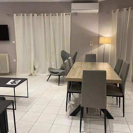 Alyzia Apartment